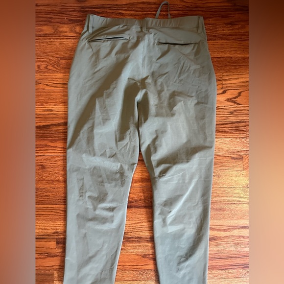 Fabletics Men’s The Only Pant - Picture 15 of 16